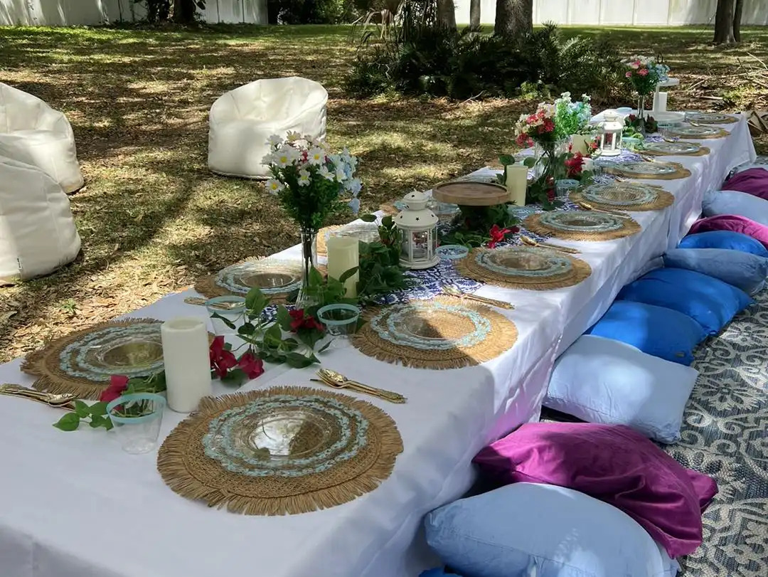 Outdoor Dining Picnic Event